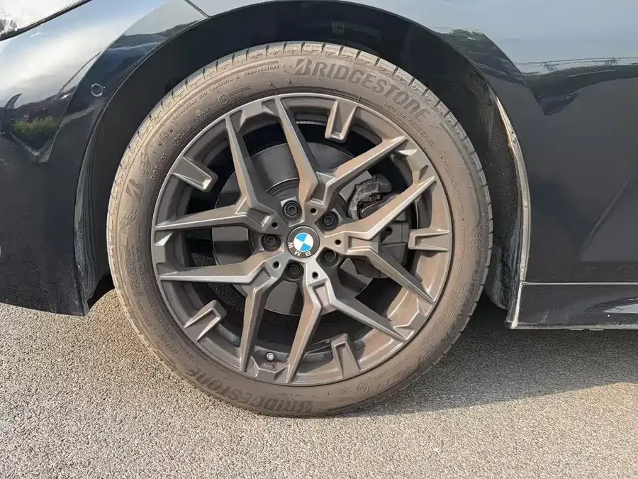 BMW 3 Series BMW 3 Series 2025 330Li M Sport Night Edition 2025 — миниатюра 4
