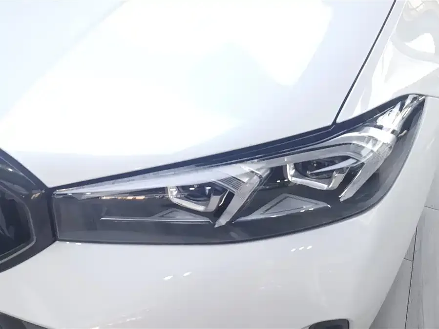BMW 3 Series BMW 3 Series 2025 330Li Exclusive M Sport Night Edition 2024 — миниатюра 2