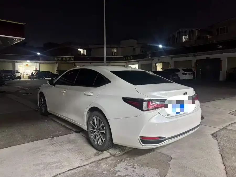 Lexus ES 2024 200 Premium Edition 2024 — миниатюра 3