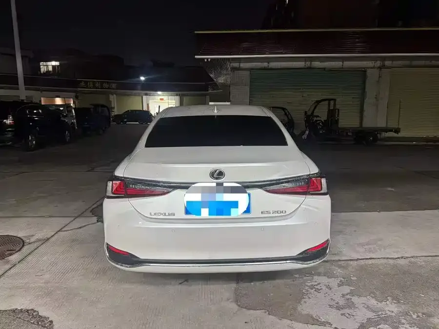 Lexus ES 2024 200 Premium Edition 2024 — миниатюра 5