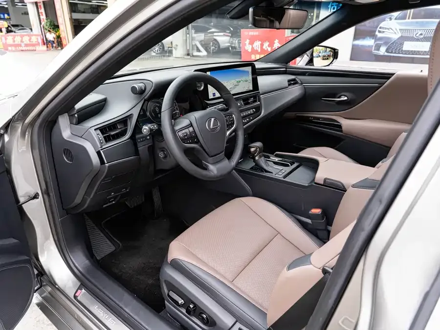 Lexus ES 2022 300h Excellence Edition 2024 — миниатюра 3