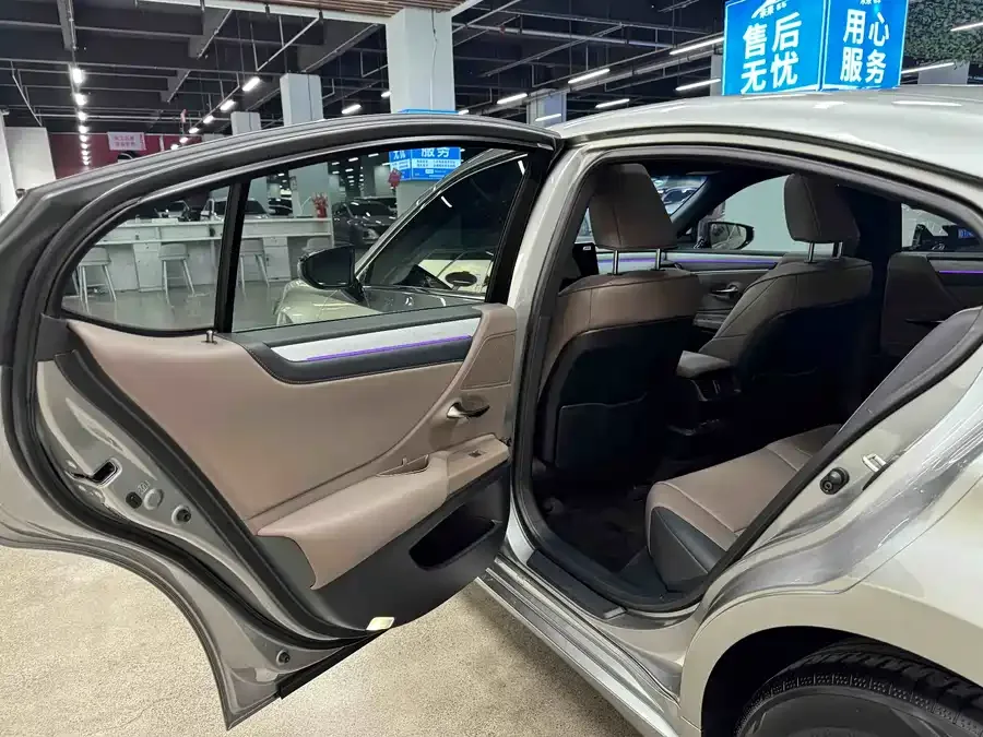 Lexus ES 2025 200 Premium Edition 2025 — миниатюра 4