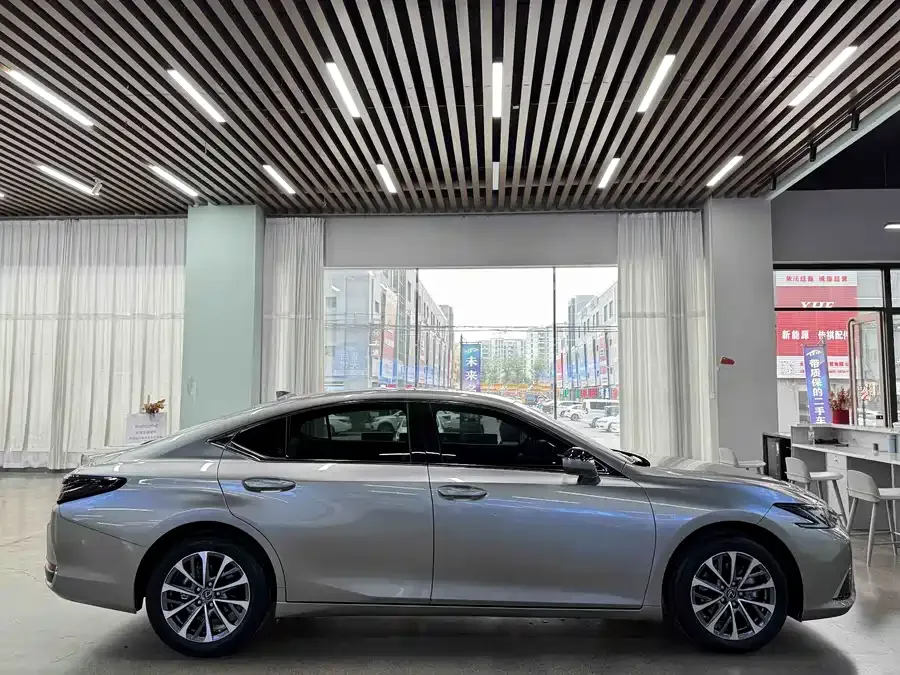 Lexus ES 2025 200 Premium Edition 2025 — миниатюра 5