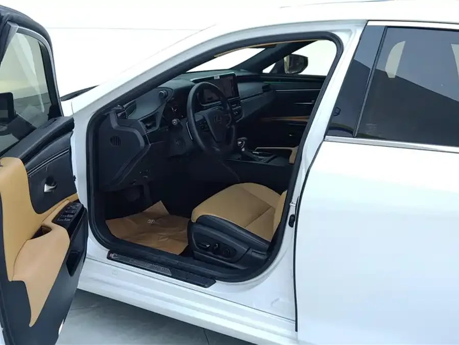 Lexus ES 2023 200 Excellence Edition 2024 — миниатюра 3