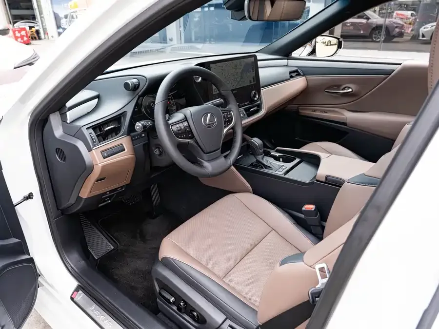 Lexus ES 2025 300h Premium Edition 2025 — миниатюра 3