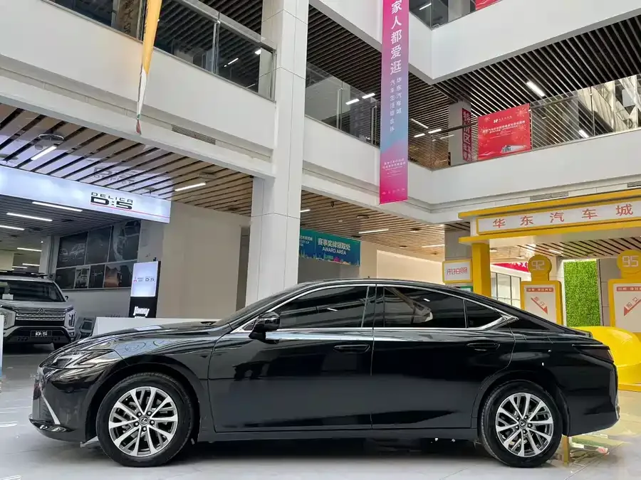 Lexus ES 2024 200 Premium Edition 2025 — миниатюра 2