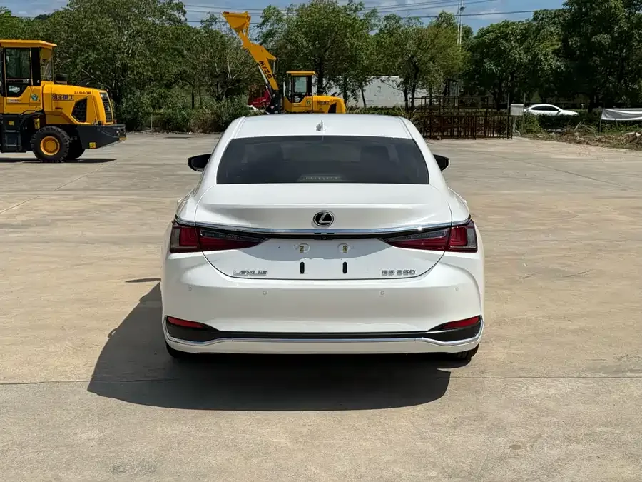 Lexus ES 2024 200 Premium Edition 2024 — миниатюра 5