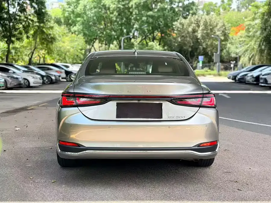 Lexus ES 2025 200 Premium Edition 2025 — миниатюра 2