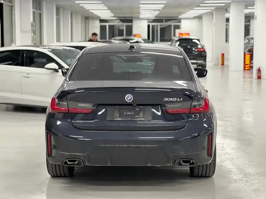 BMW 3 Series BMW 3 Series 2025 330Li Exclusive M Sport Night Edition 2024 — миниатюра 5