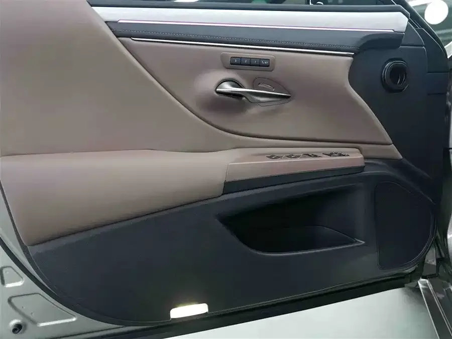 Lexus ES 2025 200 Premium Edition 2026 — миниатюра 3
