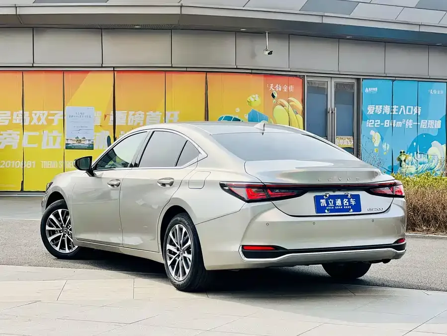 Lexus ES 2025 200 Premium Edition 2025 — миниатюра 2