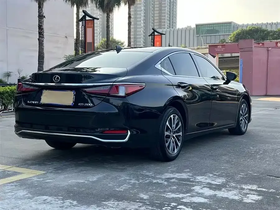 Lexus ES 2024 200 Premium Edition 2024 — миниатюра 3