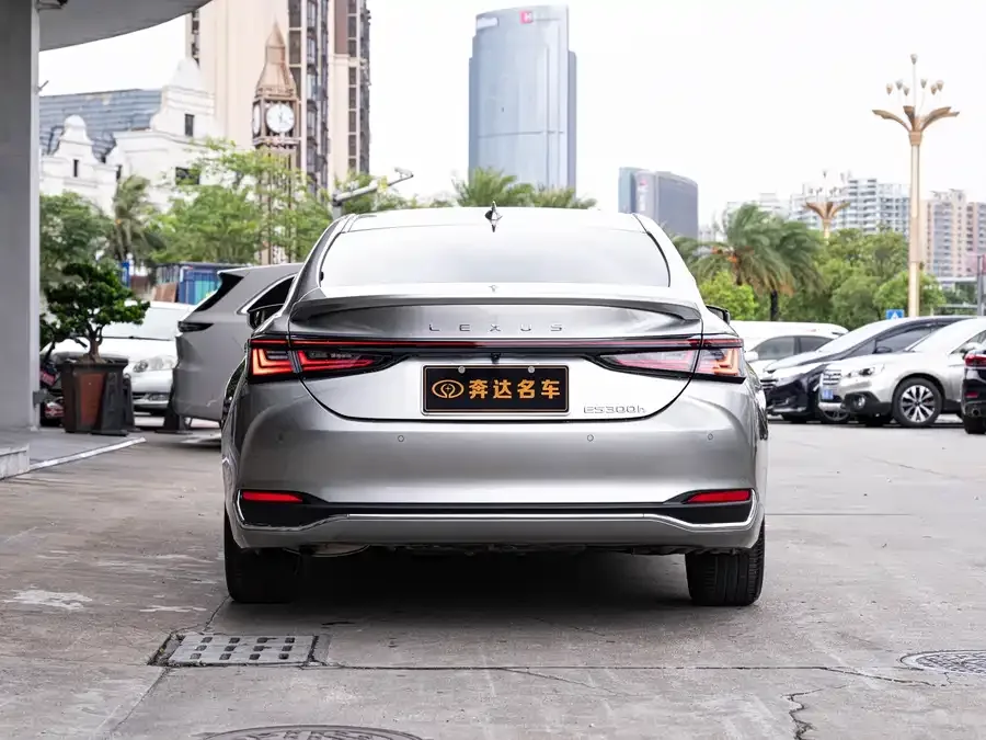 Lexus ES 2025 300h Premium Edition 2025 — миниатюра 2