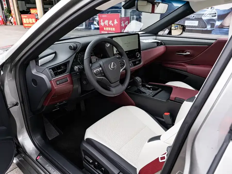 Lexus ES 2025 300h Premium Edition 2025 — миниатюра 3
