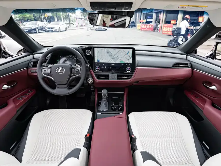 Lexus ES 2025 300h Premium Edition 2025 — миниатюра 4