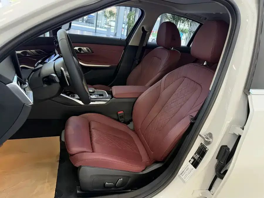 BMW 3 Series BMW 3 Series 2024 320i M Sports Package 2023 — миниатюра 4