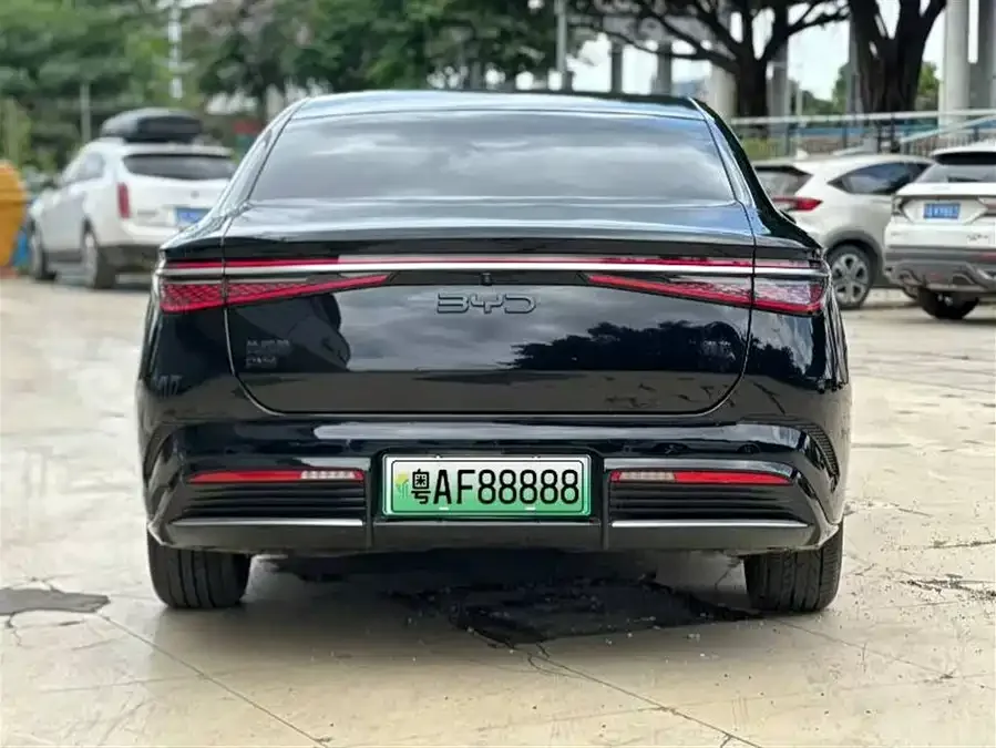 BYD Seal Haibao 2023 DM-i 1.5T 121km Premium Edition 2024 — миниатюра 2