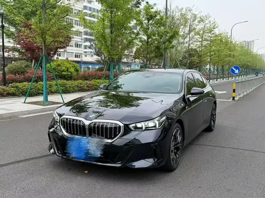 BMW 5 Series 2025