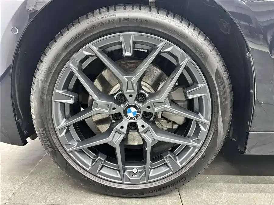 BMW 3 Series BMW 3 Series 2025 330Li M Sport Night Edition 2025 — миниатюра 4