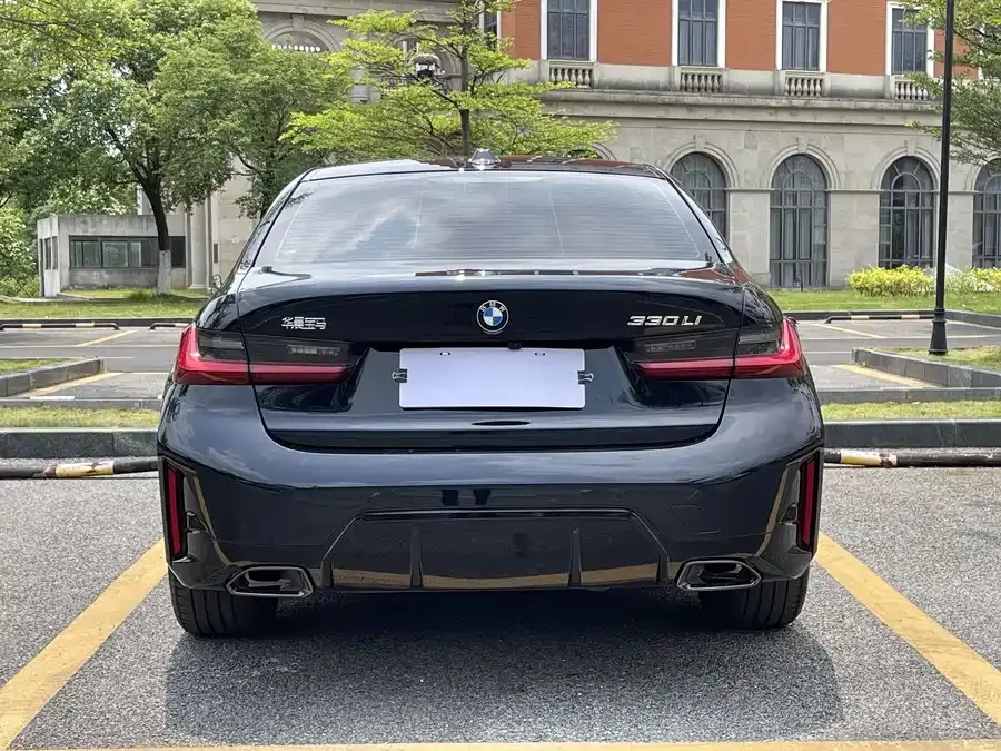 BMW 3 Series 2026 BMW 3 Series 330Li M Sport Shadow Edition 2026 — миниатюра 2