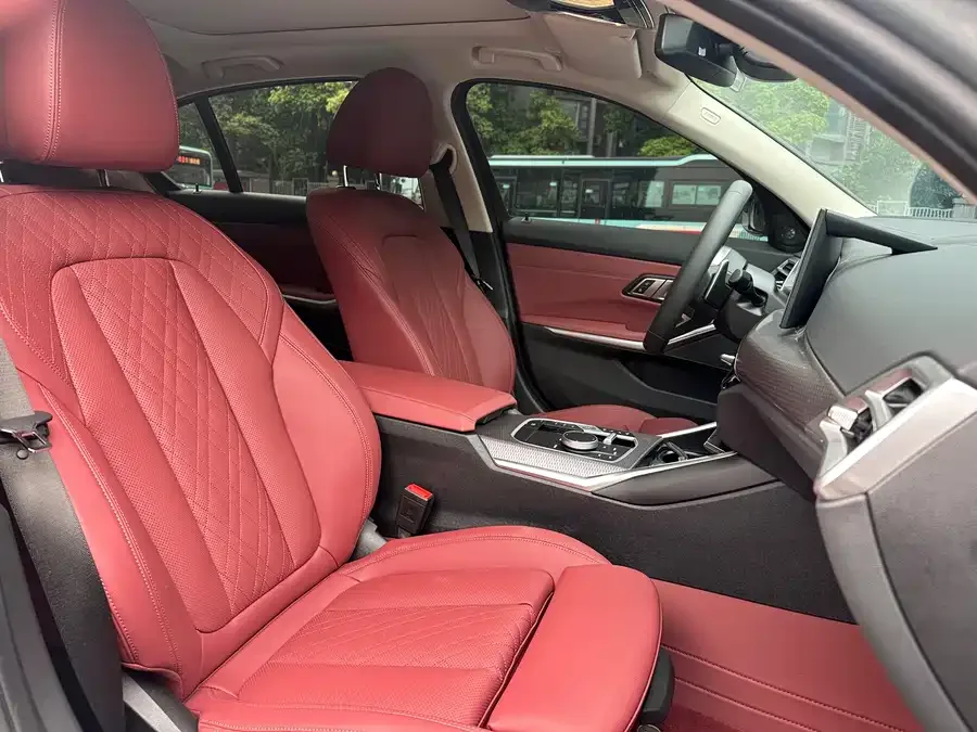 BMW 3 Series 2026 BMW 3 Series 330Li M Sport Shadow Edition 2026 — миниатюра 3
