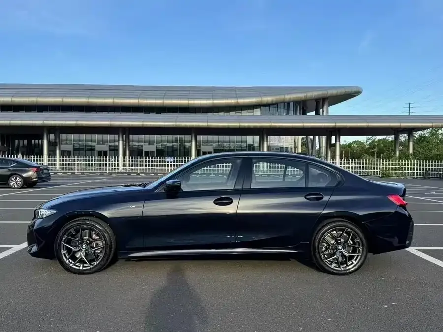 BMW 3 Series BMW 3 Series 2025 330Li M Sport Night Edition 2025 — миниатюра 3