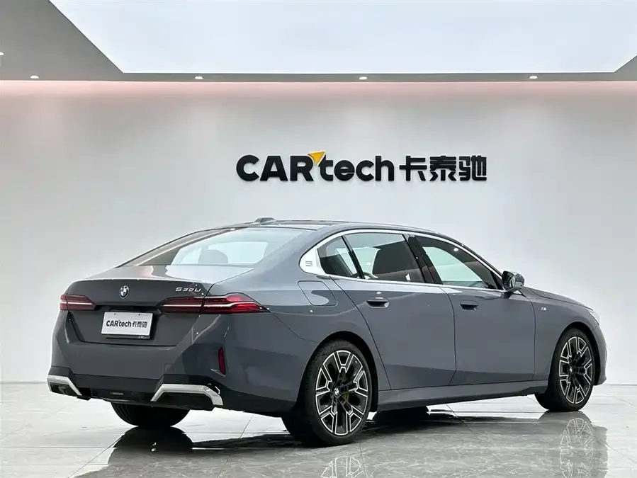 BMW 5 Series BMW 5 Series 2024 530Li Exclusive M Sports Package 2024 — миниатюра 2