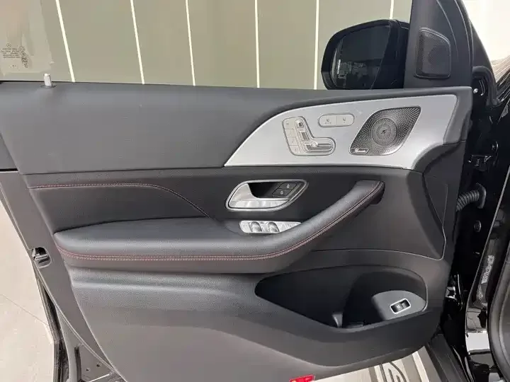 Mercedes-Benz GLE AMG Mercedes-Benz GLE AMG 2025 facelift: AMG GLE 53 4MATIC+ 2025 — миниатюра 3