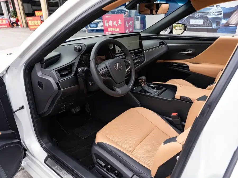 Lexus ES 2022 300h Premium Edition 2023 — миниатюра 3