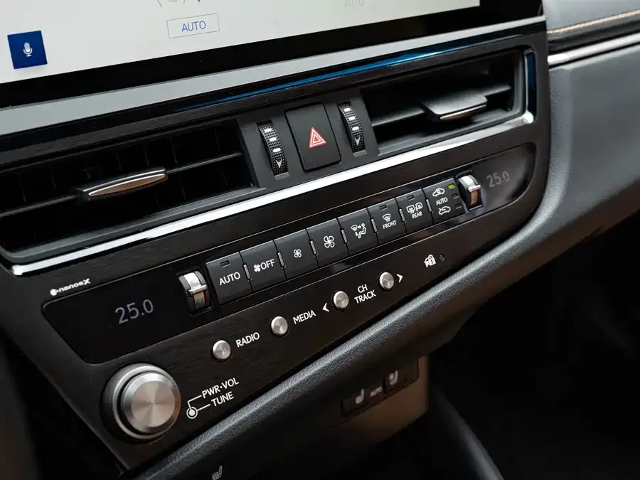 Lexus ES 2022 300h Premium Edition 2023 — миниатюра 5