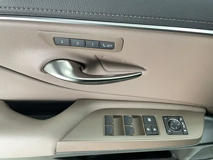 Lexus ES 2025 200 Premium Edition 2026 — миниатюра 4
