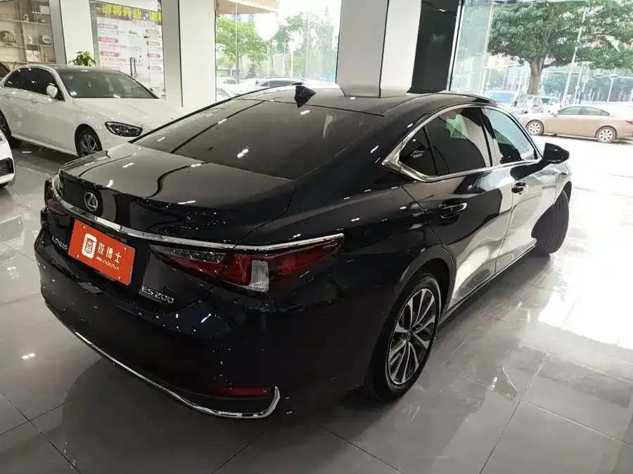 Lexus ES 2023 200 Excellence Edition 2024 — миниатюра 2