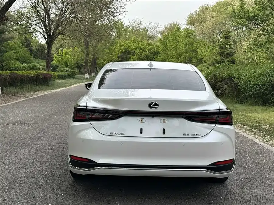 Lexus ES 2025 200 Premium Edition 2025 — миниатюра 2
