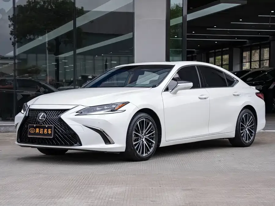 Lexus ES 2023