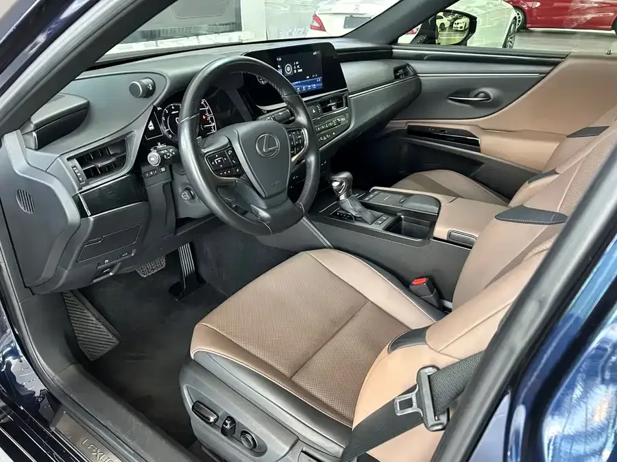 Lexus ES 2021 260 Excellence Edition 2022 — миниатюра 3