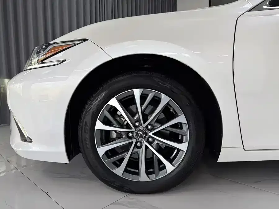 Lexus ES 2023 200 Luxury Edition 2024 — миниатюра 5