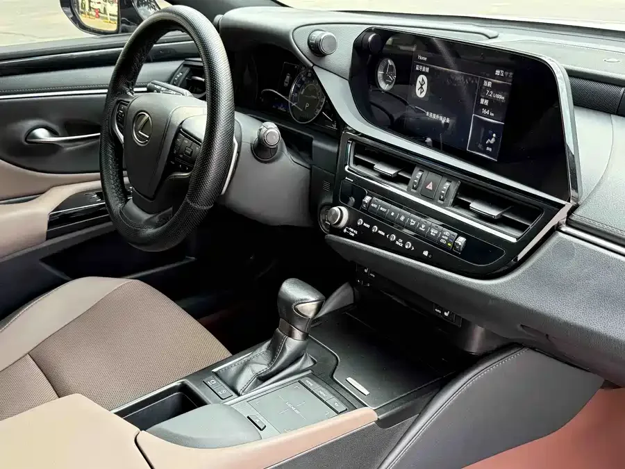 Lexus ES 2021 200 Excellence Edition 2022 — миниатюра 2