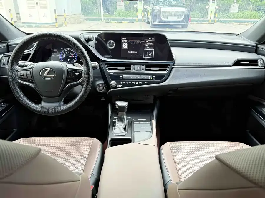 Lexus ES 2021 200 Excellence Edition 2022 — миниатюра 3