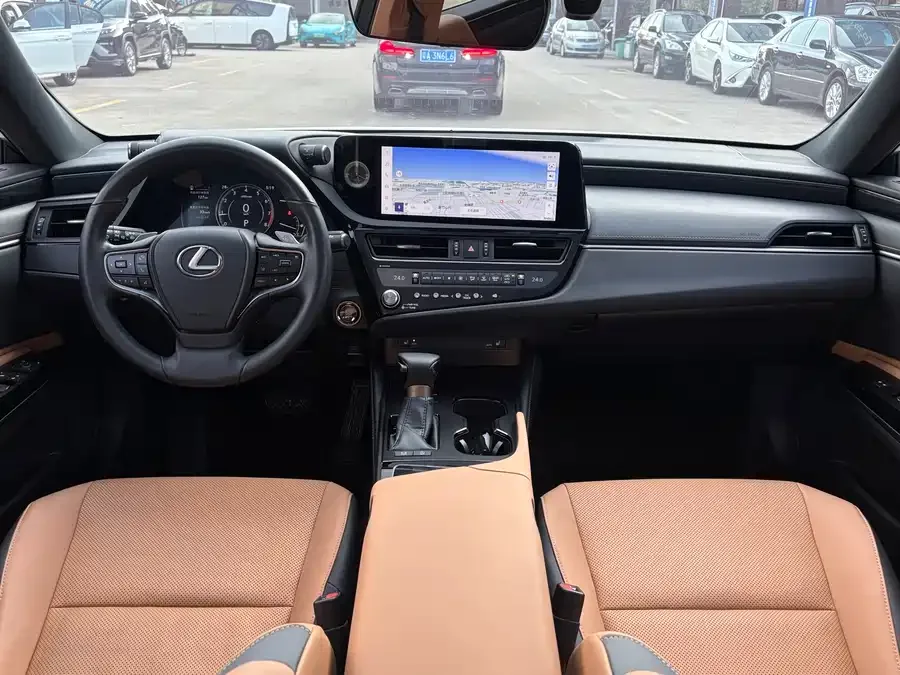 Lexus ES 2023 200 Excellence Edition 2024 — миниатюра 3