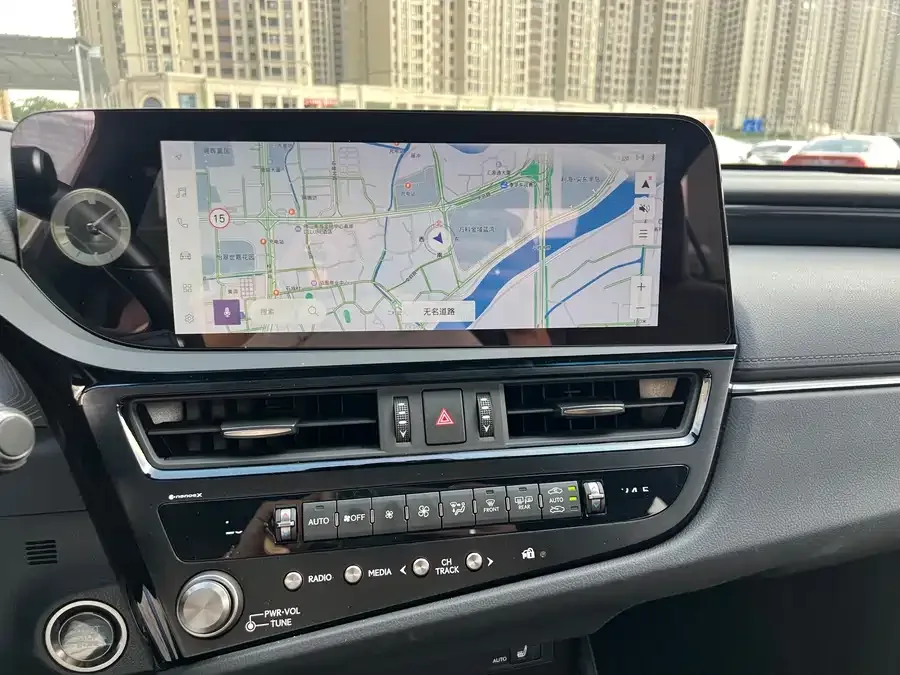 Lexus ES 2023 200 Luxury Edition 2024 — миниатюра 4