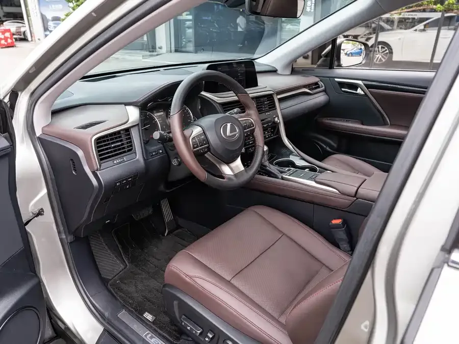 Lexus RX 2020 facelift 300 four-wheel drive elegant version 2022 — миниатюра 3