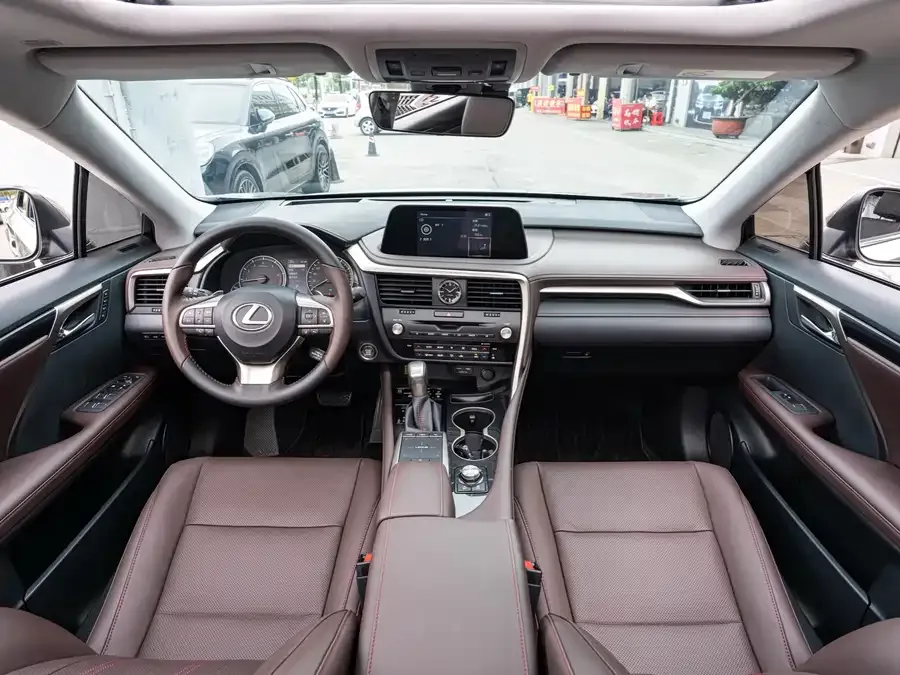 Lexus RX 2020 facelift 300 four-wheel drive elegant version 2022 — миниатюра 4