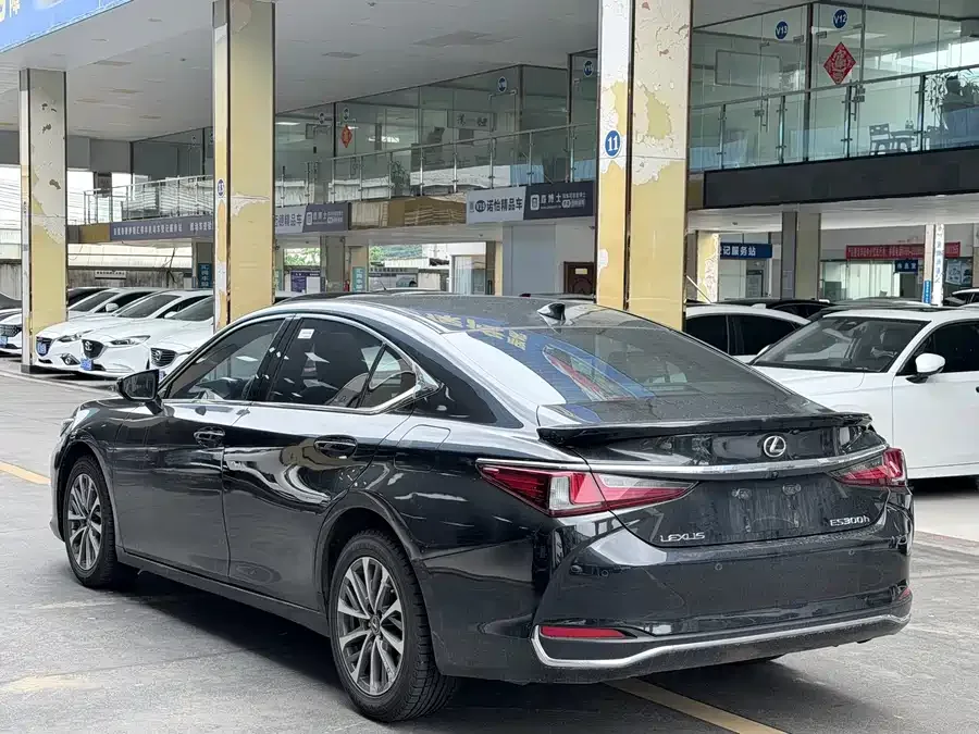 Lexus ES 2023 200 Excellence Edition 2024 — миниатюра 4