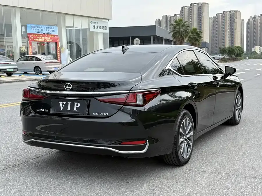 Lexus ES 2023 200 Excellence Edition 2023 — миниатюра 2