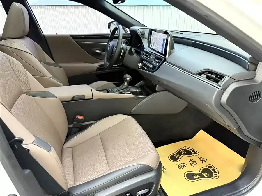 Lexus ES 2023 200 Excellence Edition 2024 — миниатюра 4