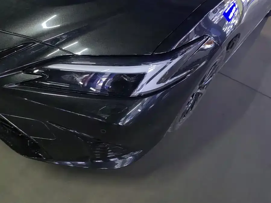 Lexus ES 2025 200 Premium Edition 2025 — миниатюра 5