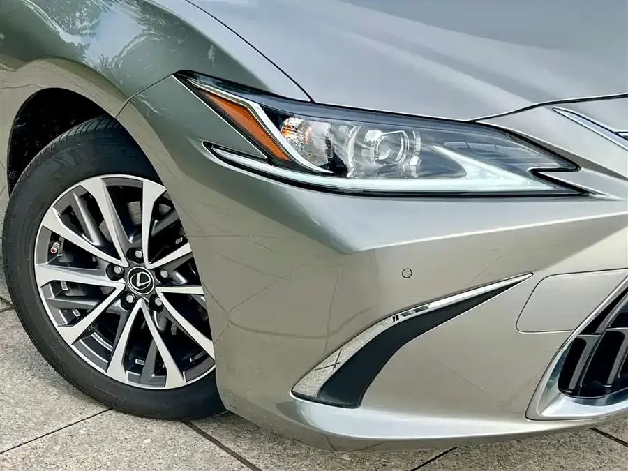 Lexus ES 2022 300h Excellence Edition 2023 — миниатюра 2