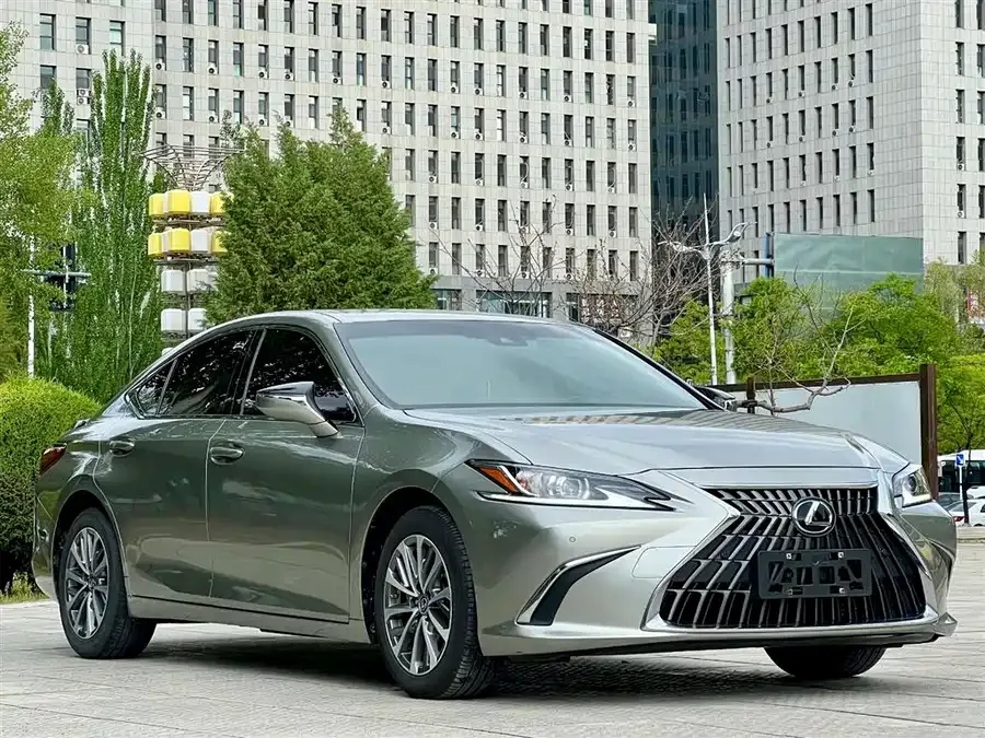 Lexus ES 2022 300h Excellence Edition 2023 — миниатюра 3