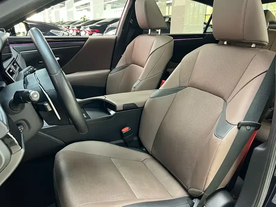 Lexus ES 2022 300h Excellence Edition 2023 — миниатюра 3