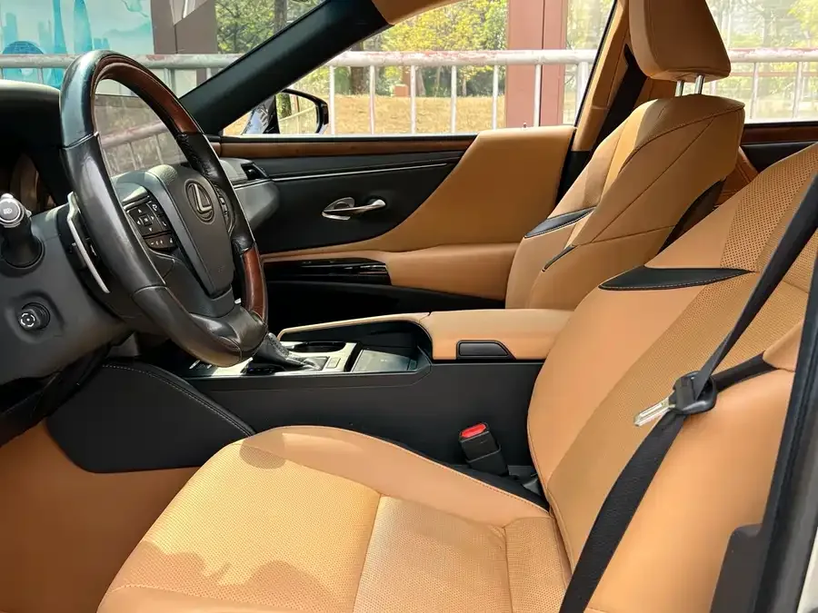 Lexus ES 2022 200 Luxury Edition 2023 — миниатюра 3